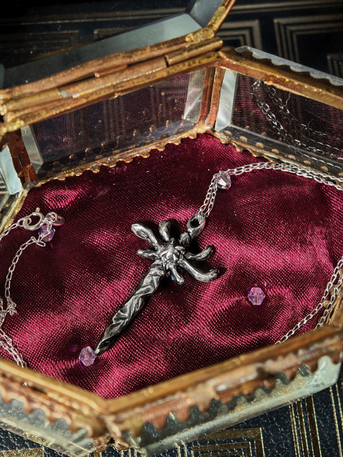 Pendentif dague Antigone en argent 925 oxydé poli, vue 3