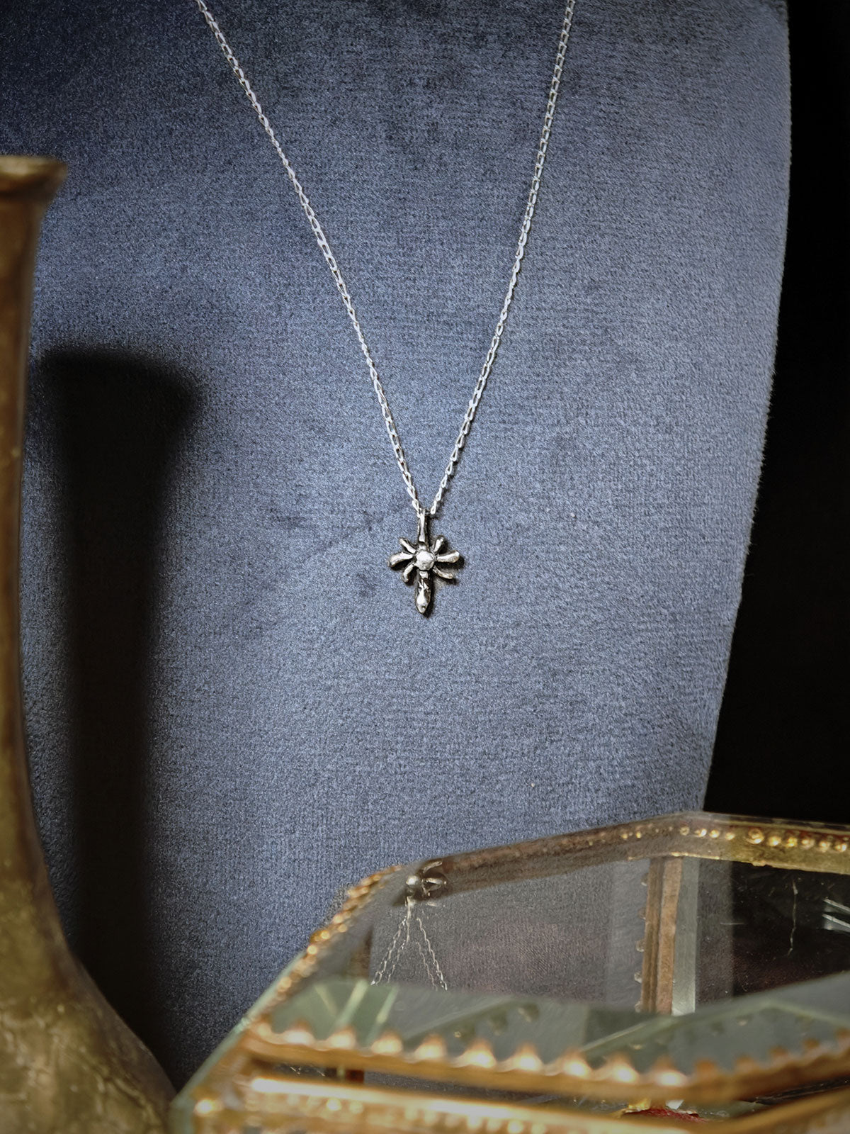 Mini pendentif dague Antigone en argent 925, vue 3