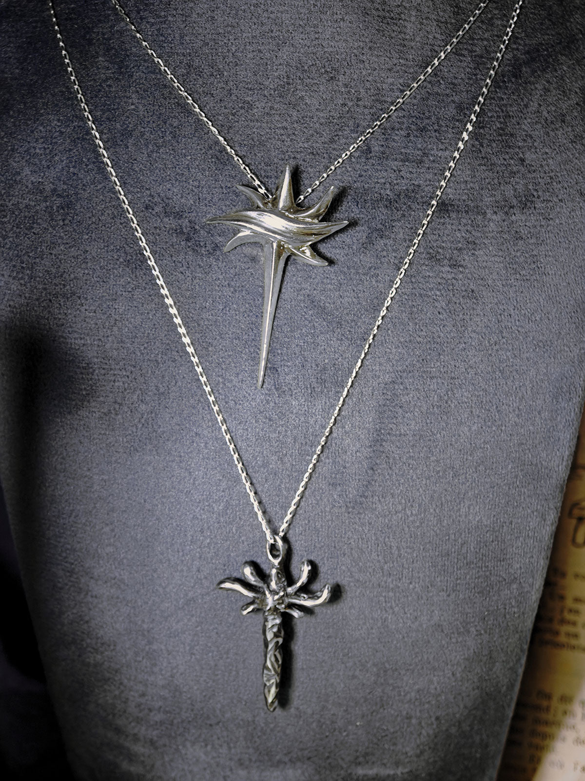 Pendentifs Antigone et Astraea en argent 925 de Myscha Chronicles
