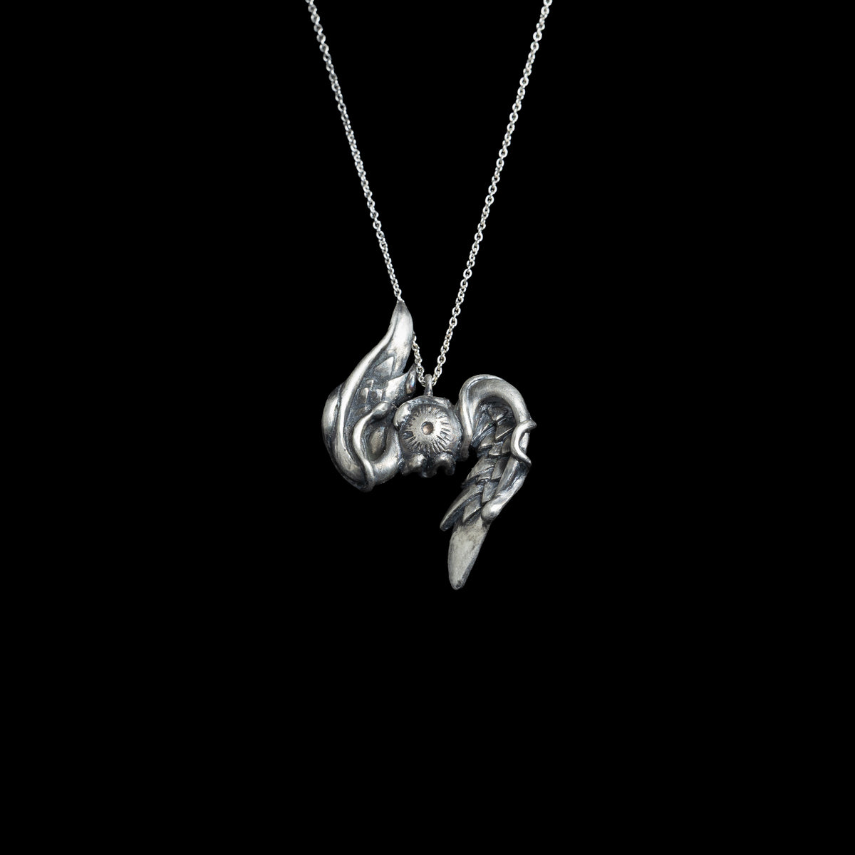 Pendentif Méduse Maedusa en argent 925 oxydé mat, chevelure de serpents sculptée à la main